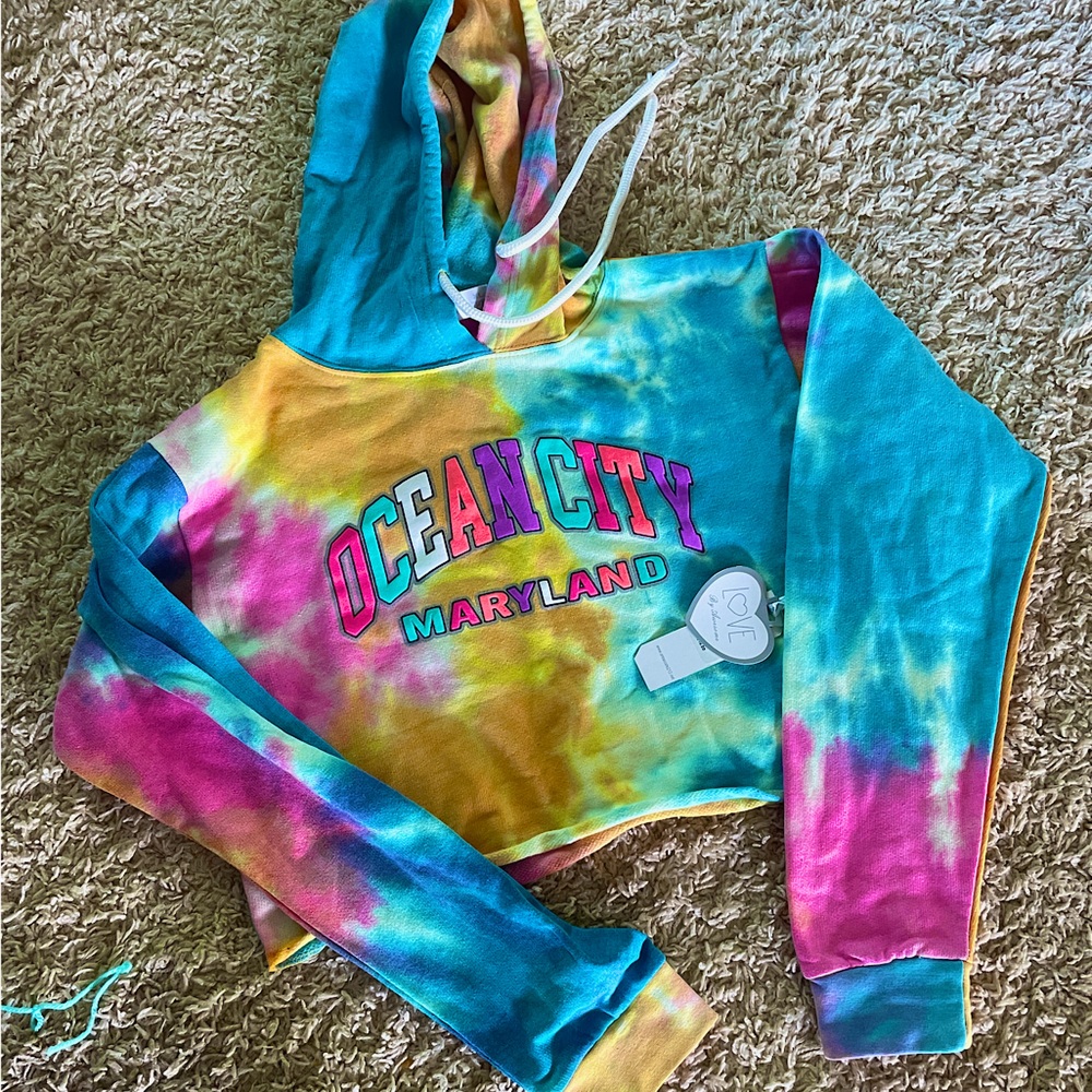 XL ocean city crop hoodie NWT
